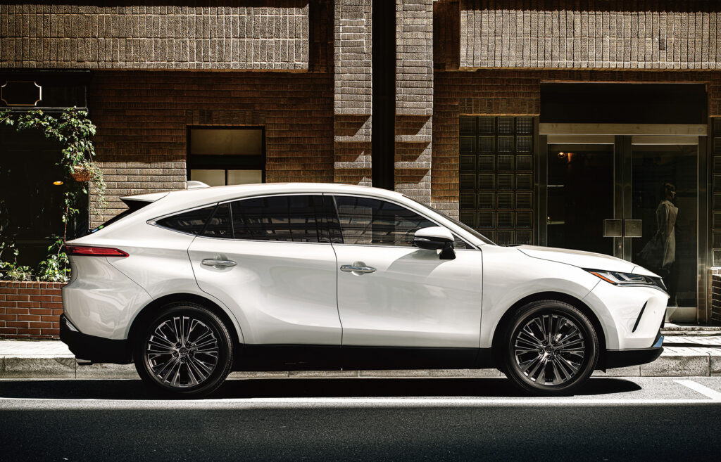 Toyota Harrier, the Japanese-market twin of the second-generation Venza, in white