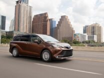 2024 Toyota Sienna XLE AWD in Sunset Bronze Mica