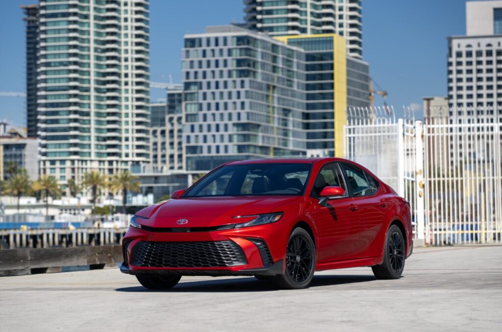 Toyota Camry SE AWD in Supersonic Red