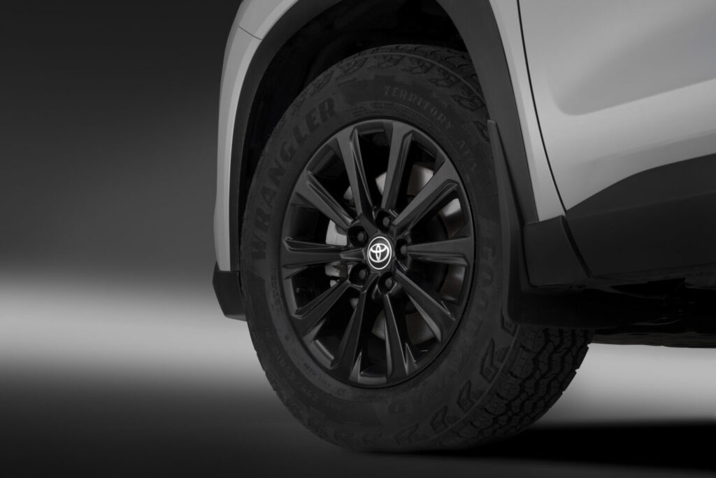 2027 Toyota Grand Highlander Woodland matte black wheel and all-terrain tire