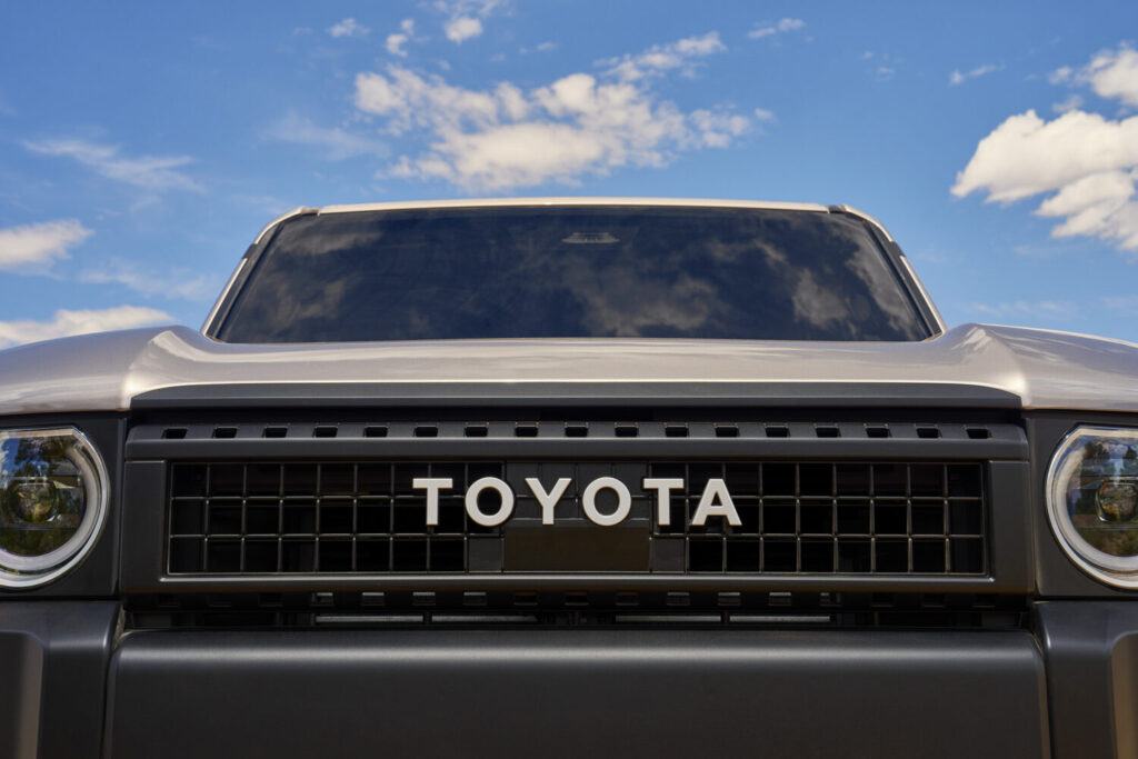 Toyota Land Cruiser 1958 heritage grille